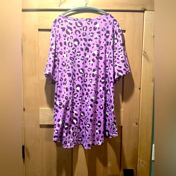 LuLaRoe purple and white 3x shirt. - Picture 2 of 2